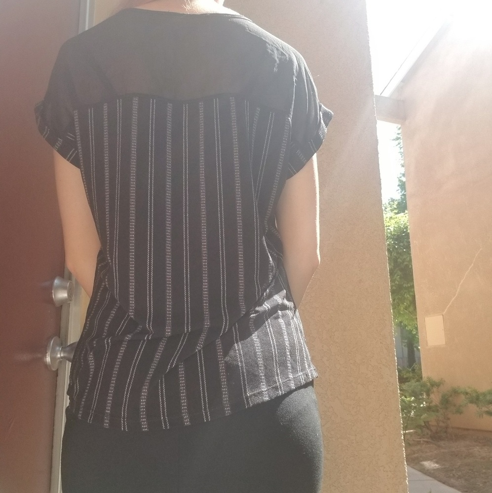 Casual t-shirt - Picture 4 of 8